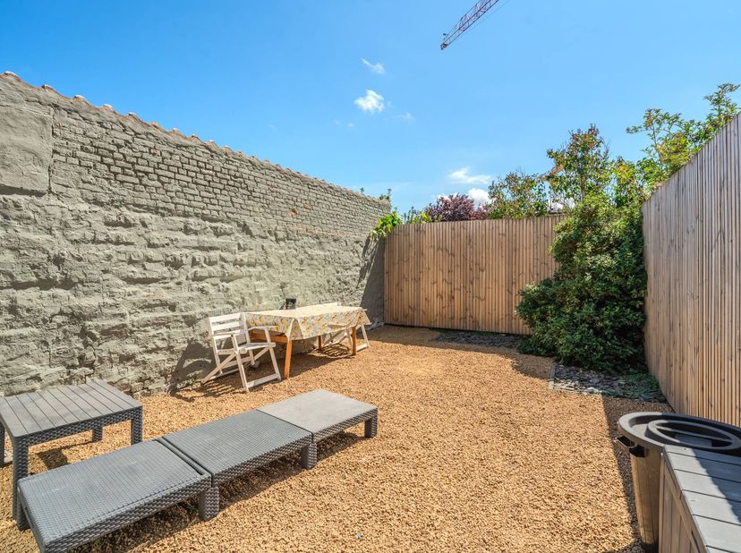Ruime woning met 5 slaapkamers te koop te Middelkerke. Deze recentelijk gerenoveerde woning bevindt zich in het centrum van Middelkerke. <br />
<br />