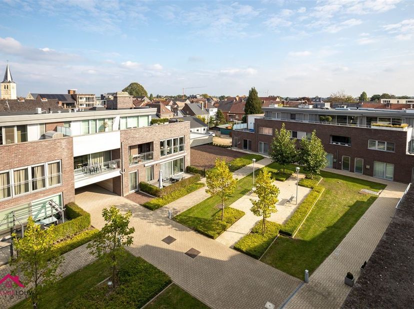 Ondergrondse autostandplaats, in het centrum van Bree. <br />
<br />
·Parking nr. 25: 14,78m²<br />
<br />
Top ligging in het centrum van Bree met