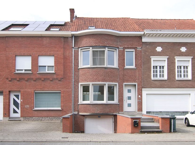 Huis te huur in André Devaerelaan 87,
                    8500 Kortrijk