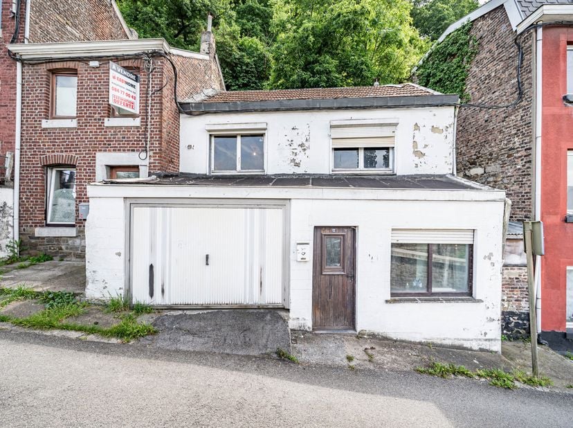 EasyHome a le plaisir de vous présenter cet ensemble immobilier situé à Cheratte, offrant un beau potentiel pour les investisseurs, les familles ou le