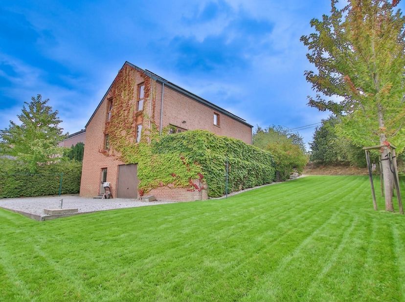 Maison à vendre à Rue du Refuge 17,
                    6900 Marche-en-Famenne