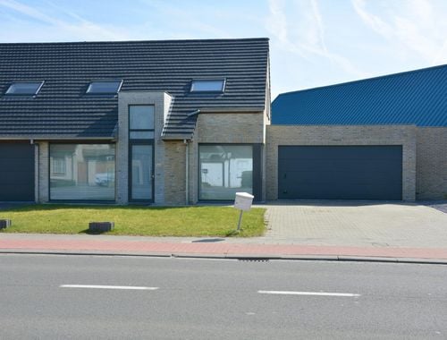                                         Woning te huur in Eernegem, € 900
