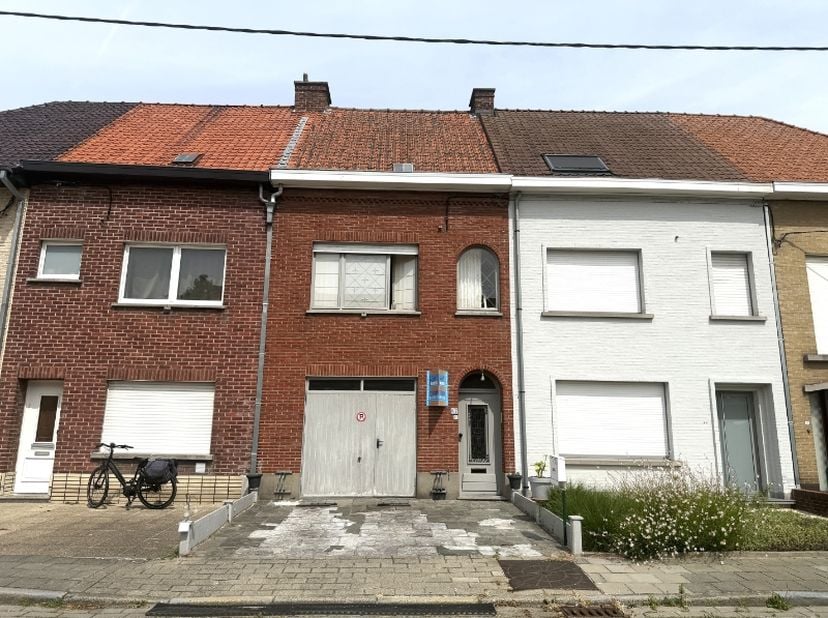 Charmante rijwoning met tuin en garage!