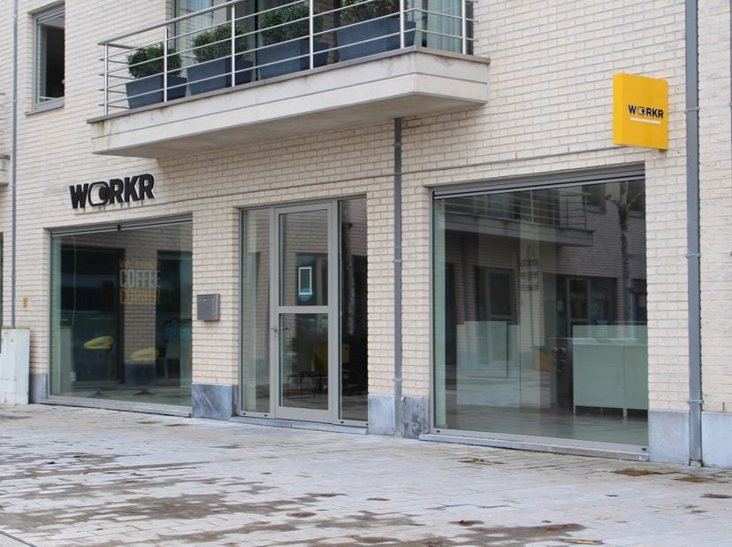 Het commerciële kantoor in het kantoorgebouw in Lommel is een modern pand dat in 2009 is gebouwd. Met een bewoonbare oppervlakte van 162.00 vierkante