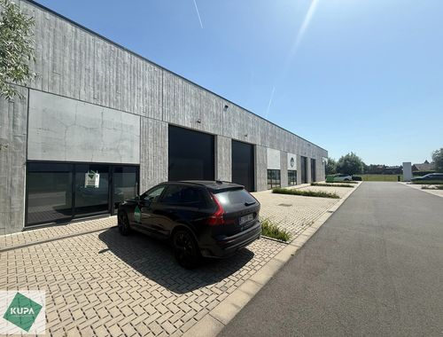                                         Bedrijfsgebouw te huur in Waregem, € 990
