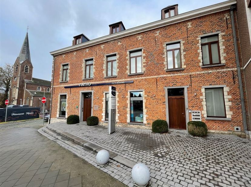 (Grote plein) in een klein appartementencomplex met 3 appartementen en lift, gezellig karakteristiek appartement met een open indeling, voorzien van e