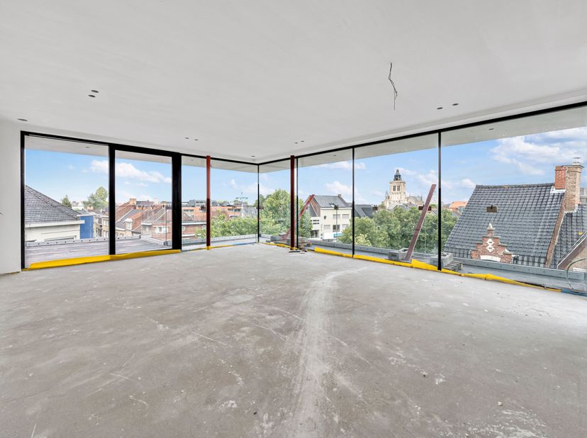 Laatste penthouse te koop in hartje Poperinge!<br />
In dit unieke, kleinschalige gebouw in het centrum van Poperinge, op wandelafstand van de Grote M