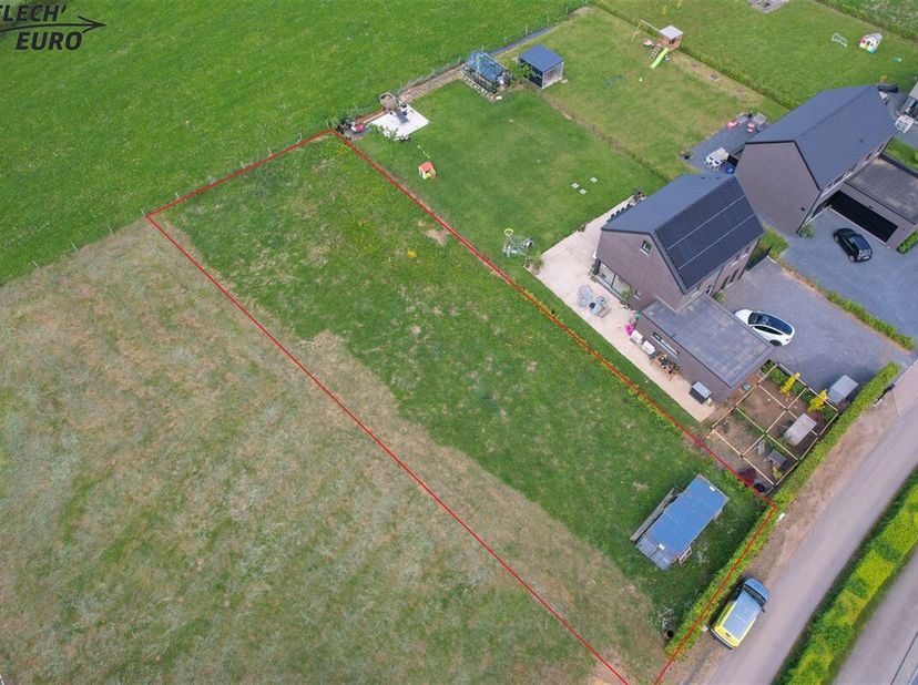 MALMEDY, situé dans un magnifique quartier ultra calme, ce terrain à bâtir d'une superficie de 1 213m², largeur de 20m sur une profondeur de 57m. Ce t
