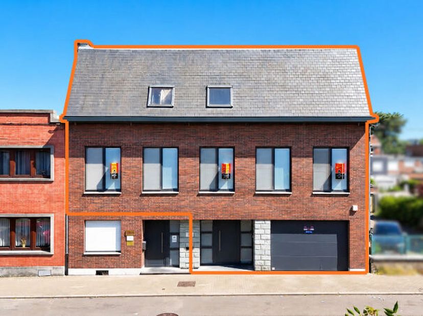 Charmante et spacieuse maison bel-étage (+/- 416m² d'après PEB) en très bon état offrant de nombreuses possibilités d'aménagement, 3 chambres (possibi