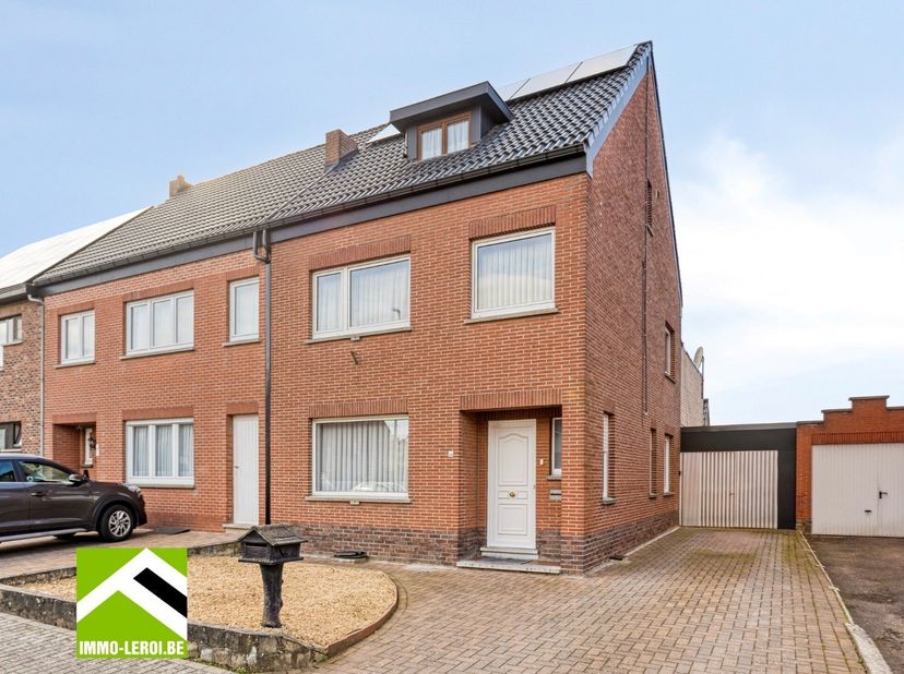 Consultez cette maison directement sur le site d'Immo Leroi: https://www.immo-leroi.be/pand/kopen-woning-borgloon/7616012<br />
<br />
Située dans un