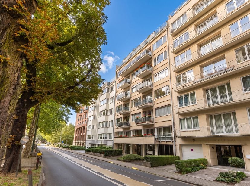 Appartement te koop in ,
                    1180 Ukkel