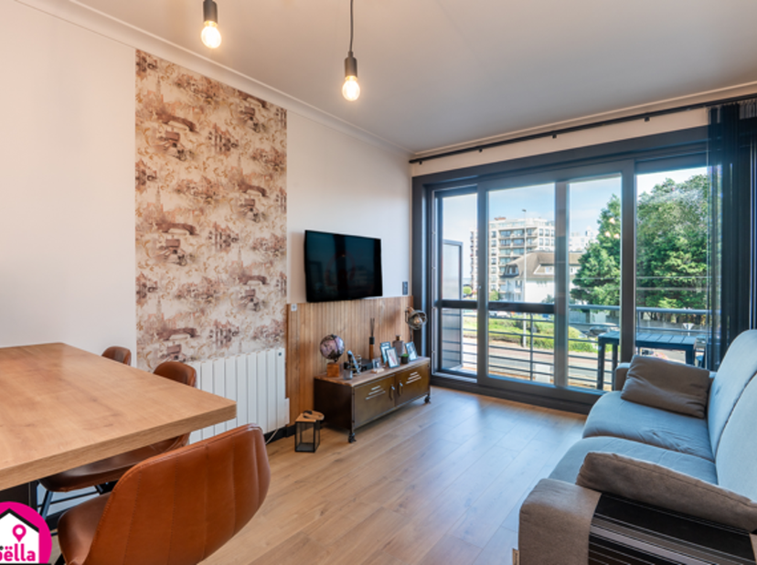 Volledig gerenoveerde studio<br />
Deze studio werd volledig gestript en vernieuwd, met oog voor kwaliteit en modern wooncomfort.<br />
Vernieuwingen