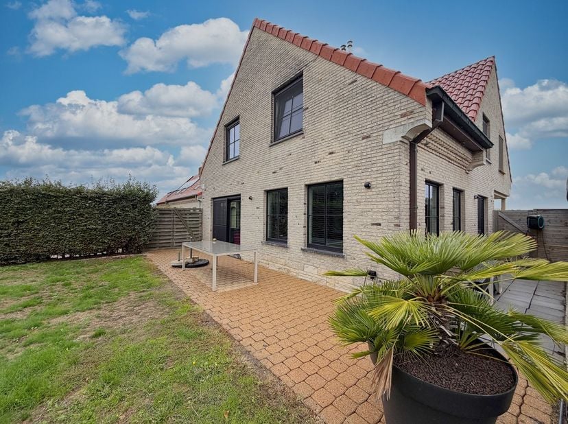 Huis te koop in Zuidstraat 239E,
                    8480 Ichtegem
