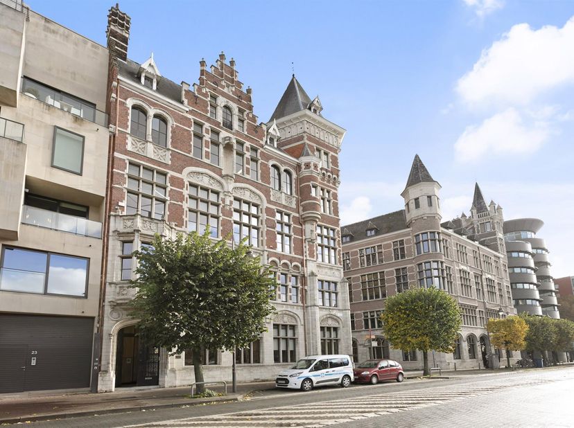 PLAN VIA VOLGENDE LINK UW BEZOEK IN ALSOOK UW GEGEVENS: https://demeester.mijnhuurprofiel.be/whise/7181919<br />
Royale penthouse, gemeubeld, met pano