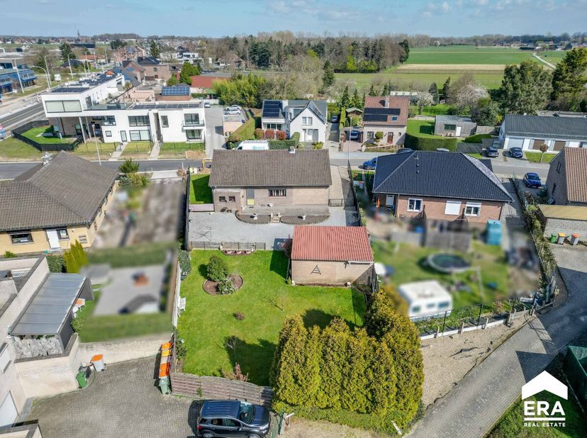 me gelijkvloerse open bebouwing met 3 slaapkamers in Dilsen-Stokkem, nabij alle nodige voorzieningen en in een sociale omgeving met vlotte toegang tot