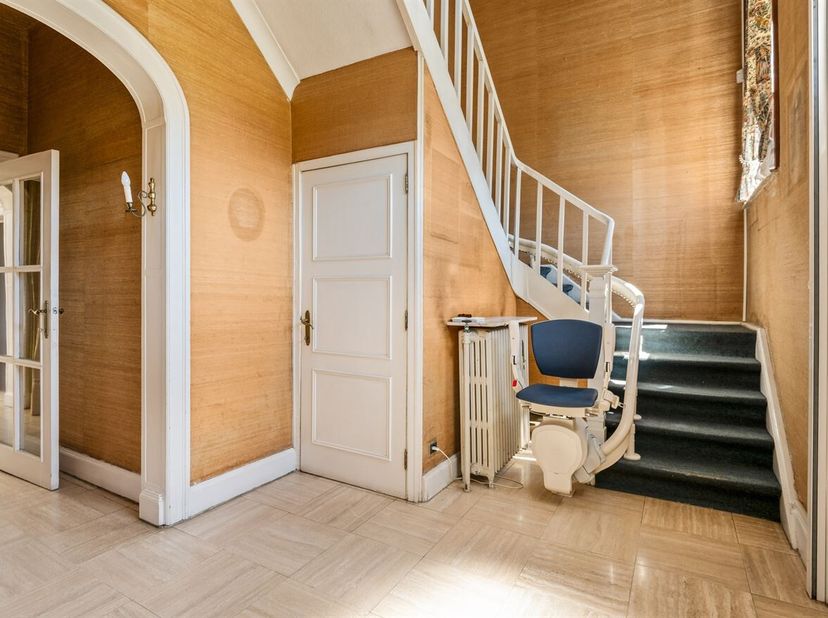 Openhuizendag zaterdag 13 juni van 9u30 tot 10u30<br />
Deze halfopen woning uit 1930 ligt op een perceel van 9a 08ca in een rustige woonomgeving van