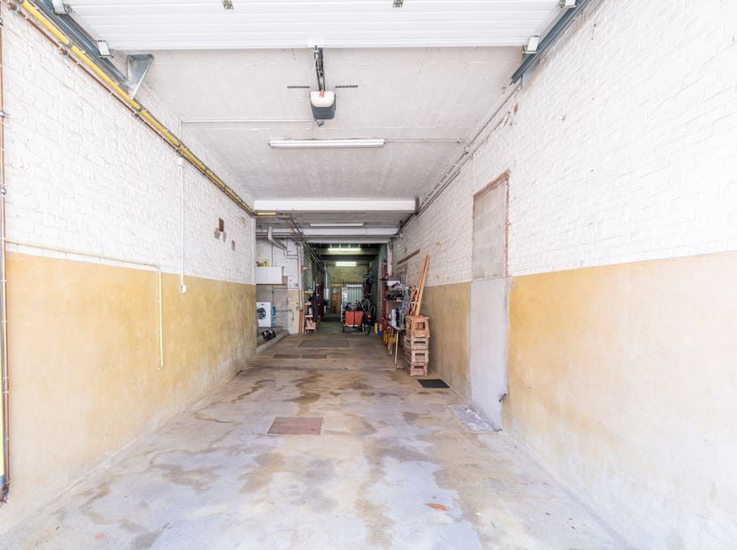Wonen én werken op dezelfde locatie<br />
In het rustige Houtem, een deelgemeente van Vilvoorde en grenzend aan Eppegem, bevindt zich deze karakterist