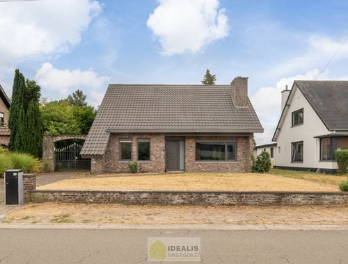                                         Eengezinswoning te koop in Achel, € 369.900

