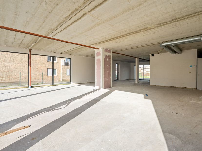 À la recherche d'un espace de bureau entièrement prêt à l'emploi dans un emplacement de premier choix ? Cet espace moderne de 151,92 m² est parfait po