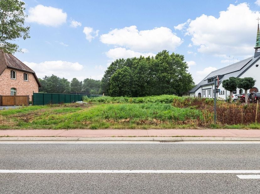 Investeringskans te Lummen: Ontwikkelingsproject van 2 complementaire bouwpercelen (Lot 1 &amp; Lot 2)<br />
<br />
Ligging: <br />
<br />
De ligging