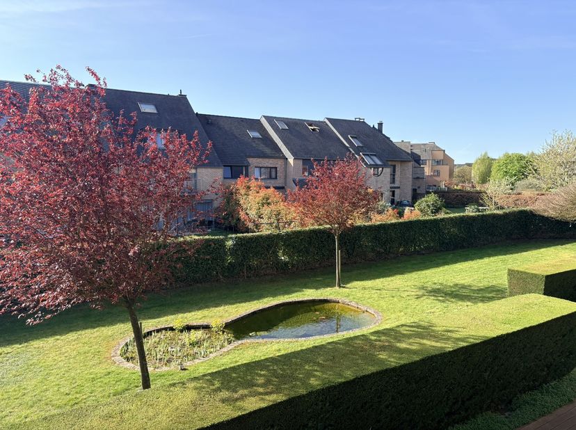 Louvain-la-Neuve - Ideaal gelegen in de wijk de Bruyères, mooi appartement (2 slaapkamers/douchekamer/terras) op de 1e verdieping van een klein gebouw