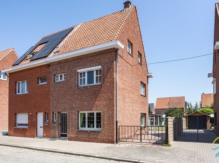 Maison à vendre
                    à 9240 Zele