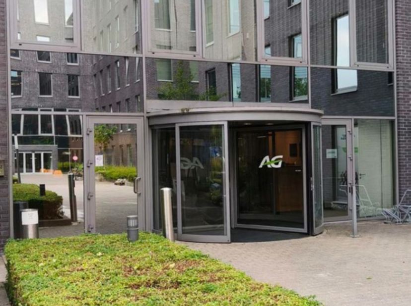 Bien professionnel à louer
                    à 2600 Berchem