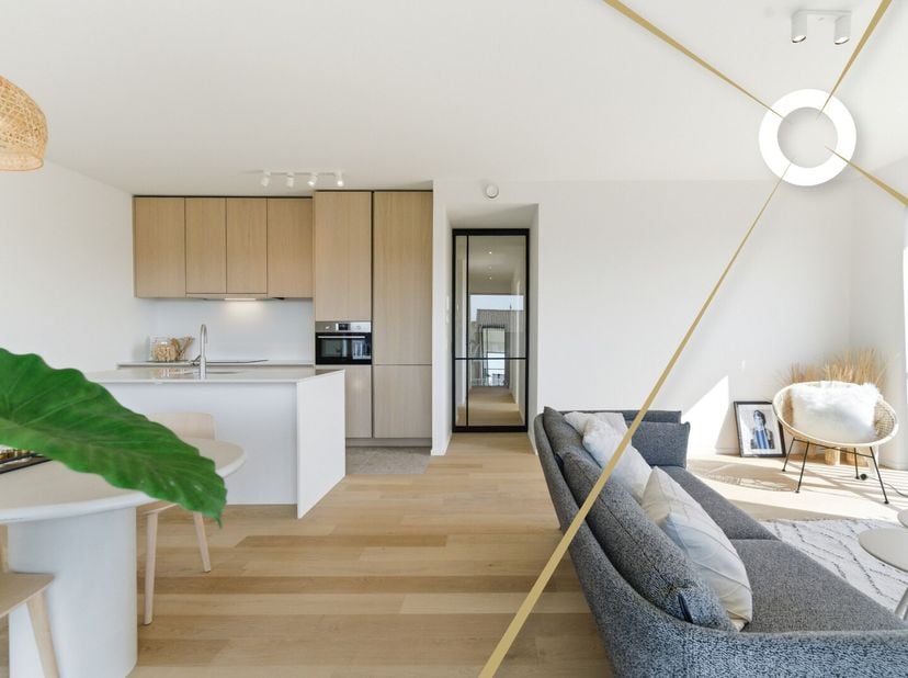 Ontdek dit schitterend ingerichte appartement van 102 m² op de 4e verdieping, aan de voorkant van het gebouw met zicht over heel Ieper.<br />
Hoogtepu