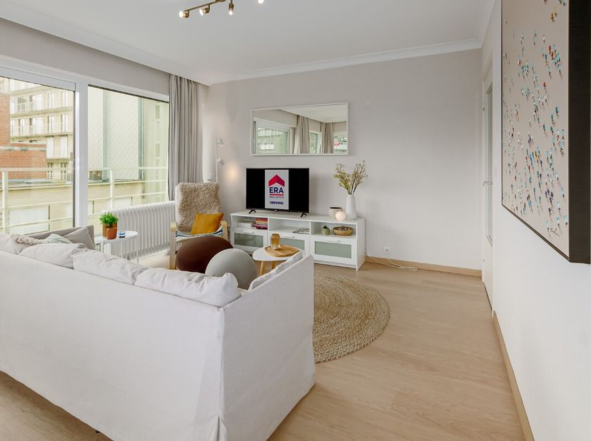 Découvrez ce superbe appartement dangle meublé avec 2 chambres, idéalement situé du côté ensoleillé au cur de Nieuport-bains, au 4 étage, avec une vue