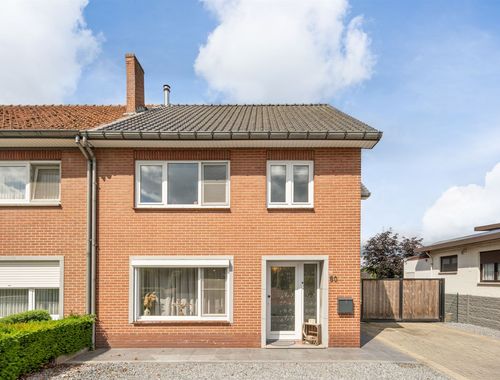                                         Woning te koop in Neeroeteren, € 350.000
