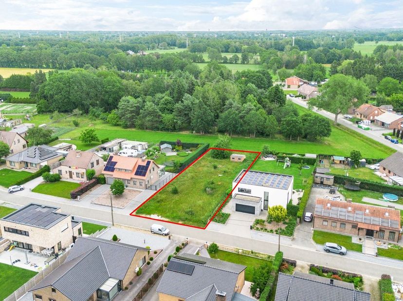 Ruim perceel voor open bebouwing te Hechtel-Eksel.<br />
<br />
Ben je op zoek naar een ruim perceel om je droomwoning te bouwen? Dan is dit bouwper
