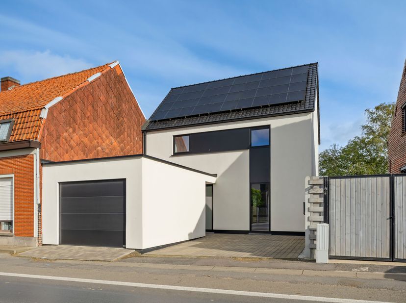 Huis te huur in Rijselseweg 133,
                    8902 Voormezele