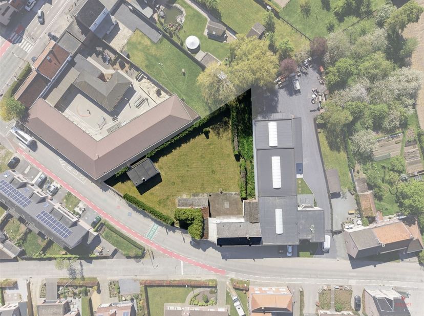 Ruim perceel bouwgrond van ca. 1.709 m² met ontwikkelingspotentieel<br />
<br />
Op zoek naar een ruim perceel met tal van mogelijkheden? Deze eigen