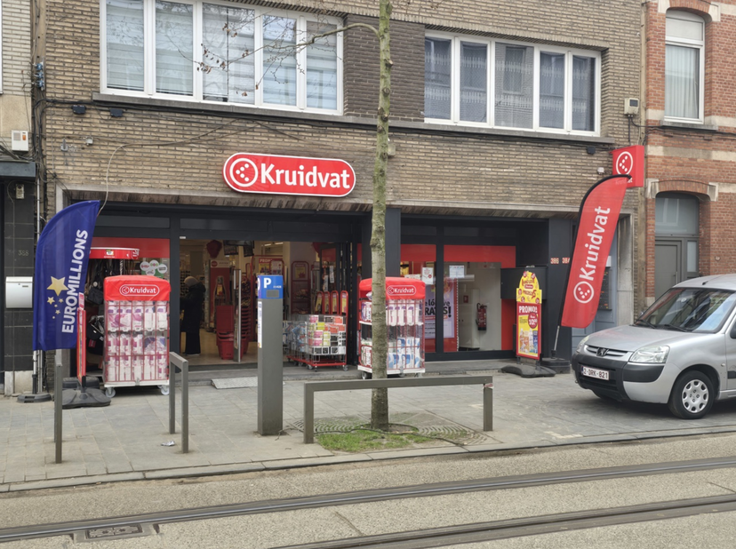 Opbrengsteigendom verhuurd aan Kruidvat België. <br />
Kruidvat is huurder sinds 1997, de tweede huurhernieuwing is ingegaan op 01/04/2024. <br />
Het