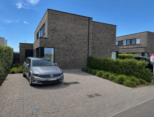                                         Woning te huur in Aartrijke, € 1.395
