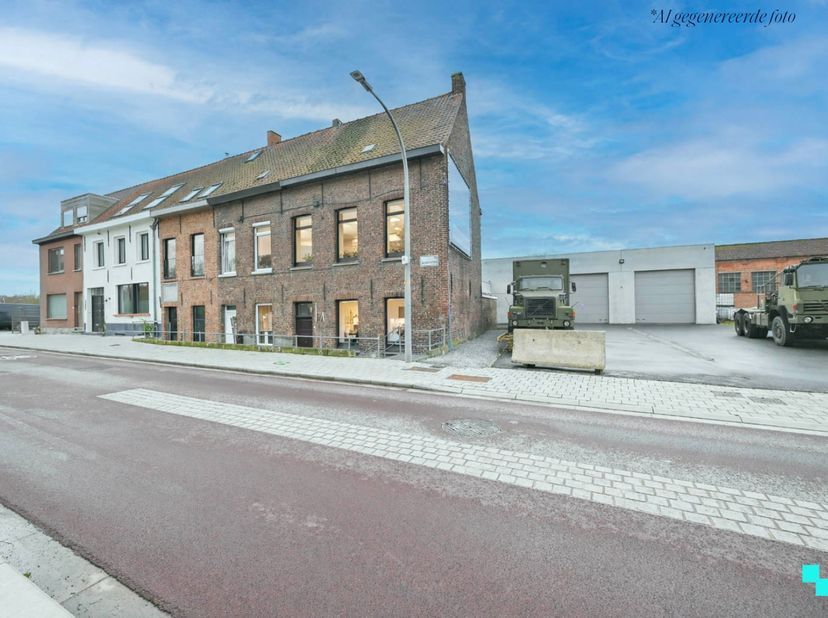 Gelegen nabij het centrum van Bissegem&amp;nbsp;vindt u deze te renoveren halfopen bebouwing, gelegen op een perceel van 99 m² met een bewoonbare oppervla