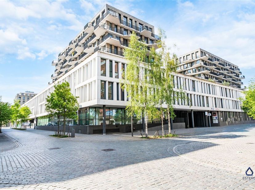 Dit instapklare appartement is gelegen op de 3de verdieping van een recent gebouw (2016), in een aangename en rustige buurt op het Eilandje. <br />
He
