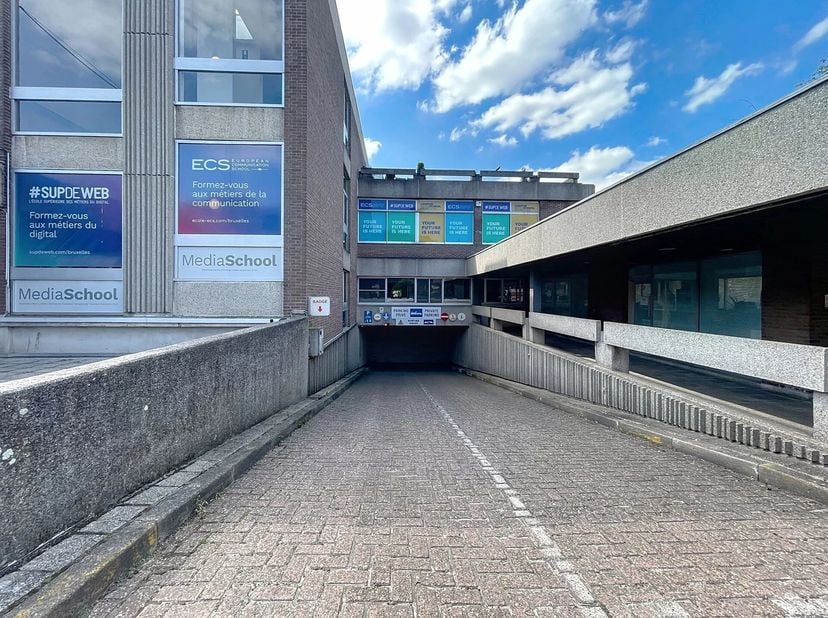 Garage te koop in Chaussée de Waterloo 935,
                    1180 Ukkel