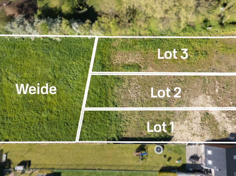 Op zoek naar de ideale locatie om jouw droomwoning te bouwen? Deze open bouwgrond langs de Zonnebeekseweg in Ieper biedt een unieke kans voor wie rust
