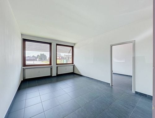                                         Bureaux à louer à Heule, € 500
