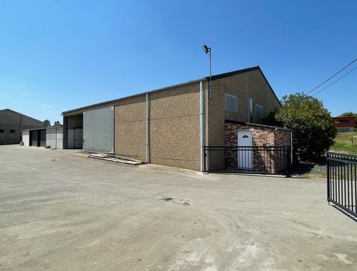                                         Bâtiment d’entreprise à louer à Soignies, € 1.250
