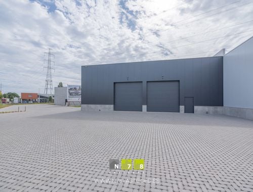                                         Bedrijfsgebouw te koop in Maaseik, € 923.000

