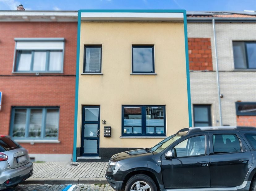 Vous êtes à la recherche d'une maison que vous pouvez décorer à votre goût ? Bienvenue dans cette charmante maison familiale, située au 18 Brouwerstra