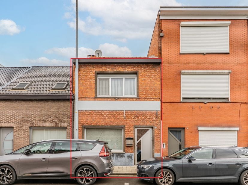 Ligging<br />
Centraal en toch rustig gelegen in het hart van Turnhout, vlak bij de Nieuwe Kaai. Winkels, scholen, openbaar vervoer, het station en de