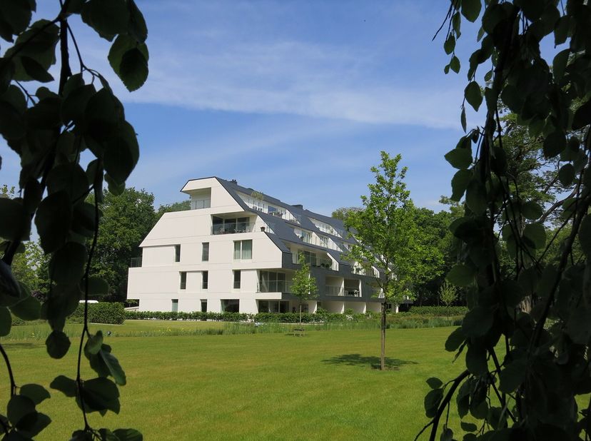 Prachtig gelijkvloers appartement met ruim terras in parkdomein "Berckendael"!<br />
<br />
Dit ruime luxe appartement is instapklaar en beschikt over