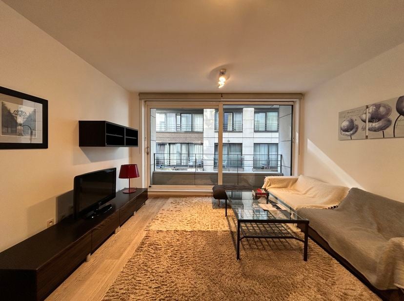 BRUSSEL, In het hart van het stadscentrum, Place de Brouck&amp;egrave;re, dicht bij winkels en vervoer. Aangenaam gemeubeld APPARTEMENT (2CH/1SDB/1SDD) va