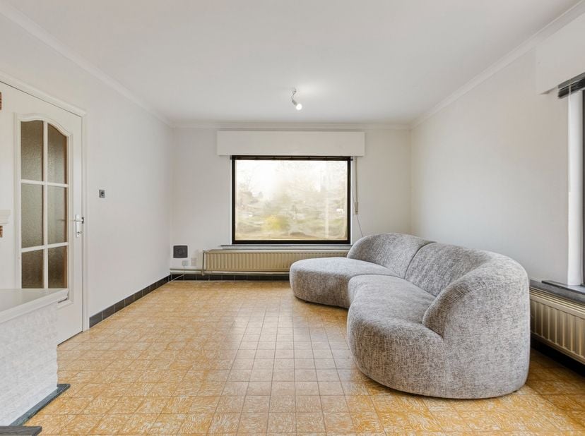 Welkom in de Bormanlaan 9 te Hoeselt. Deze open bebouwing biedt een solide basis, een aangename tuin en tal van uitbreidingsmogelijkheden voor wie op