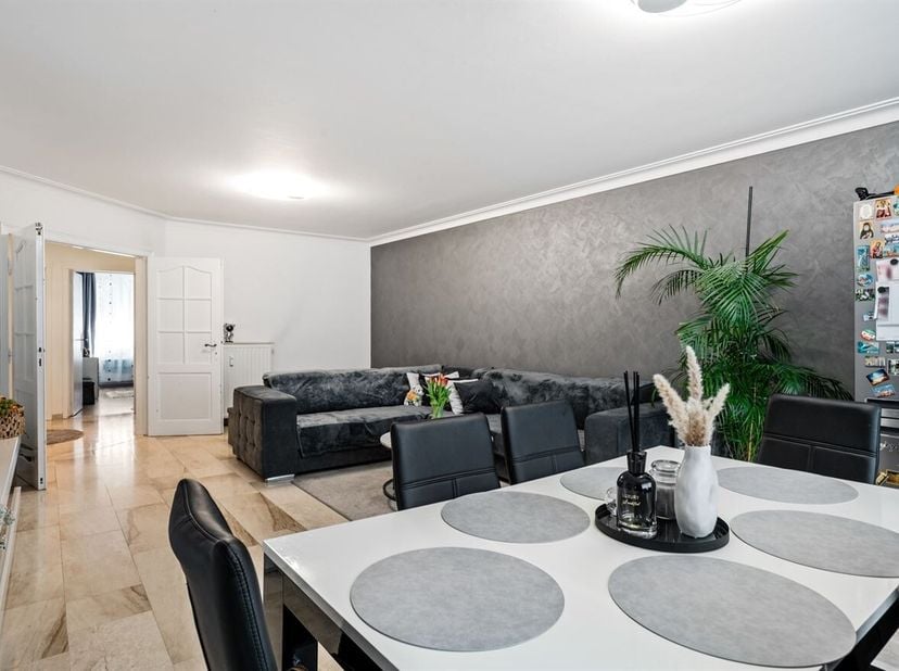 appartement de 2 chambres à coucher avec terrasse dans un emplacement de choix à Deurne !<br />
Emplacement :<br />
Cet appartement bénéficie d'un emp