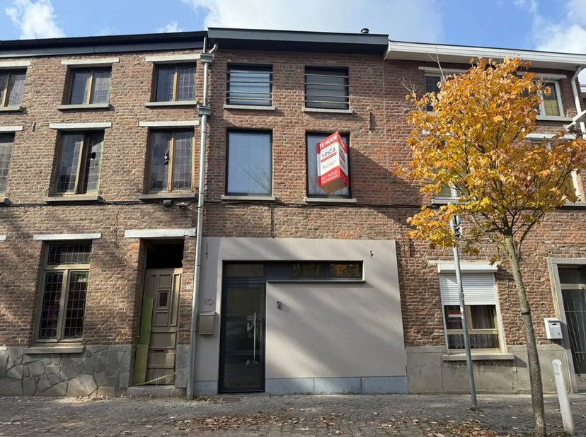 Huis te huur in SINT-GANGULFUSPLEIN 10,
                    3800 Sint-Truiden