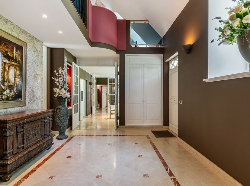 Villa spacieuse conçue par l'architecte Rutten, située dans un excellent emplacement à Oud-Turnhout, sur un magnifique terrain orienté sud-ouest de 2